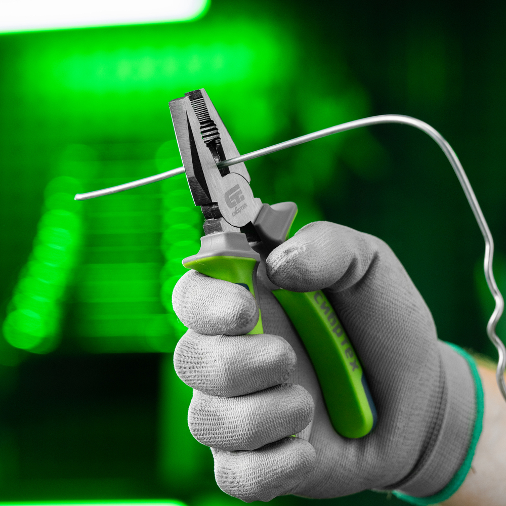 Плоскогубцы комбинированные, 160 мм, фосфатирование, трехкомпонентные рукоятки Сибртех