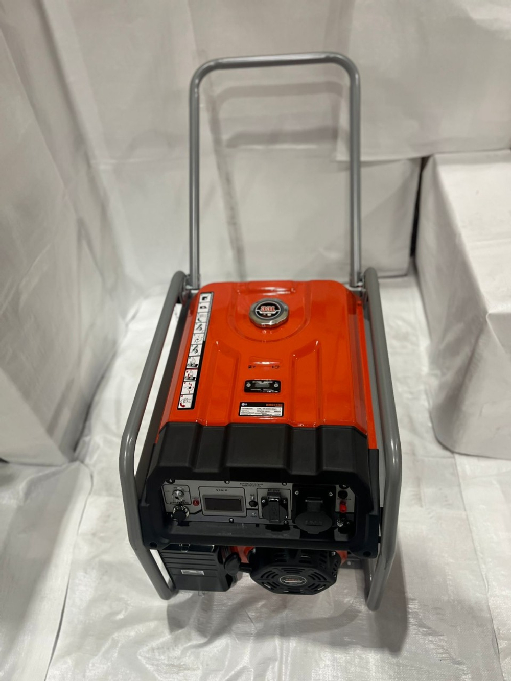 Генератор бензиновый 5,0 кВт 220В с АВР, электростартером и колесами TOR KM6500HA