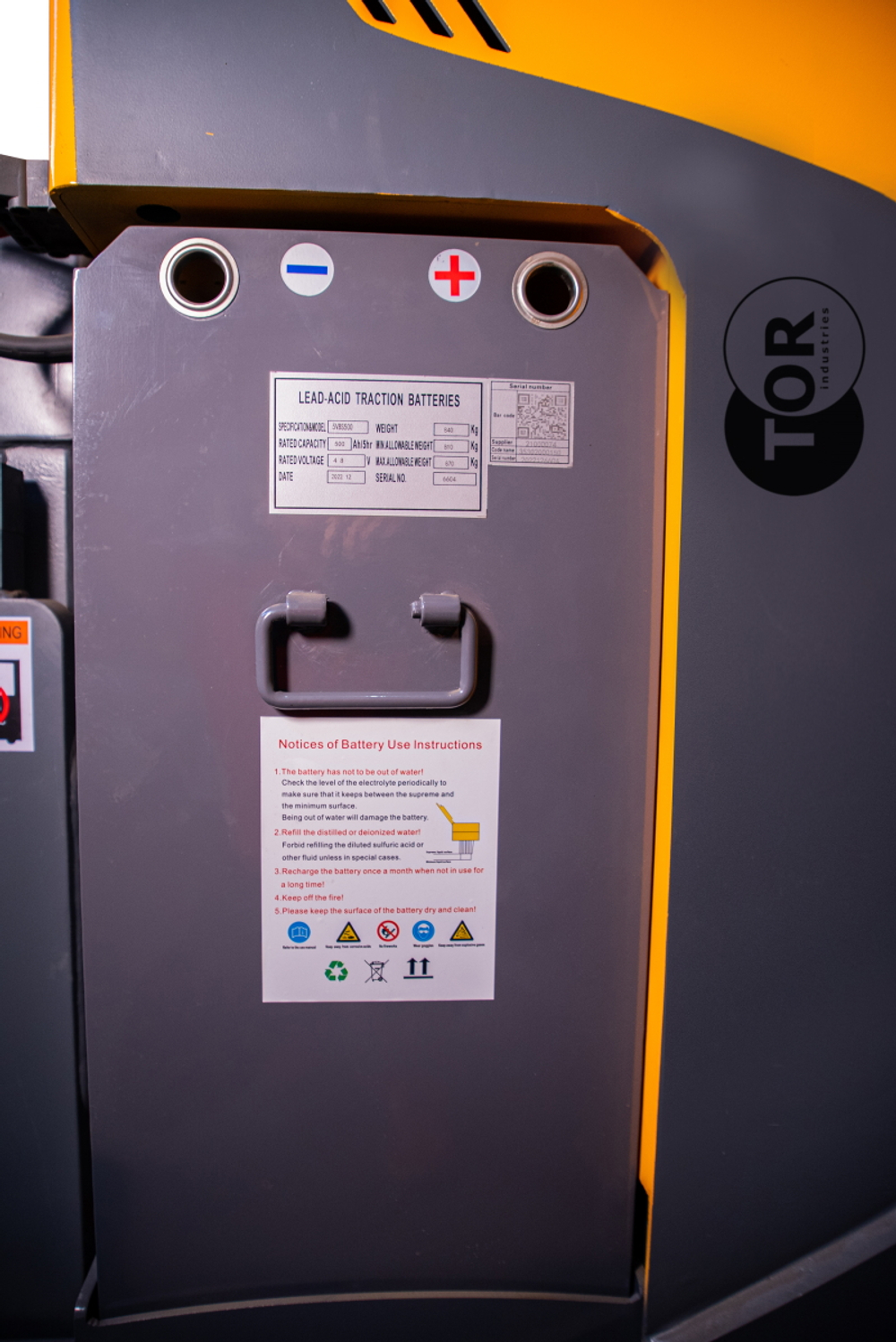 Ричтрак электрический с кабиной TOR 2,0 т 8,6 м CQD20-D