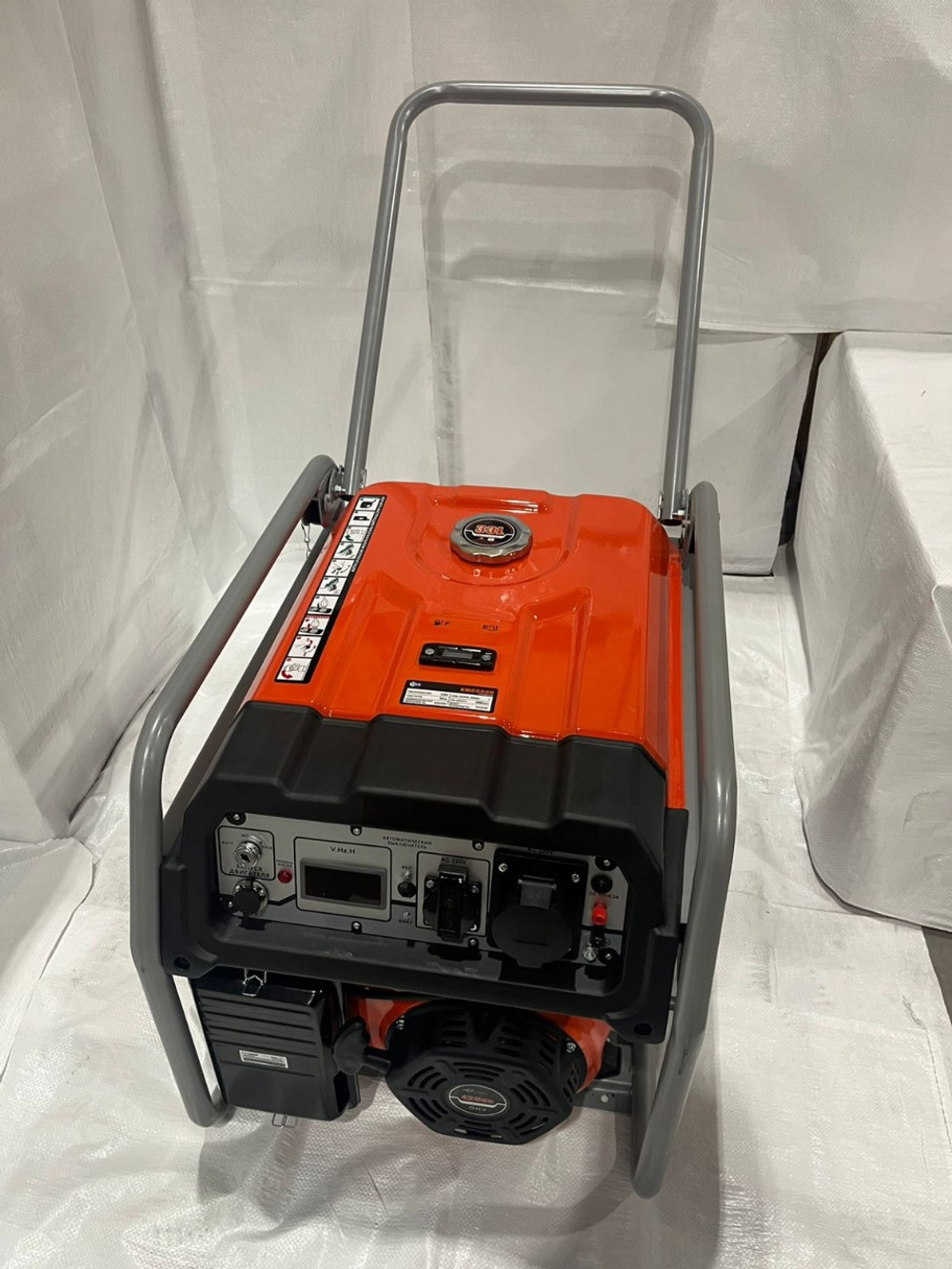 Генератор бензиновый 5,0 кВт 220В с АВР, электростартером и колесами TOR KM6500HA