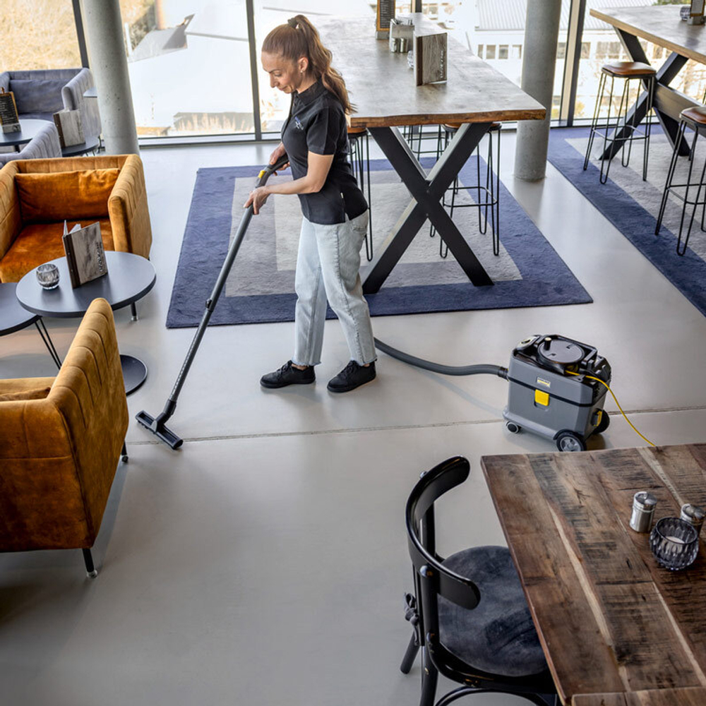 Пылесос сухой уборки Karcher T 15/1 Adv