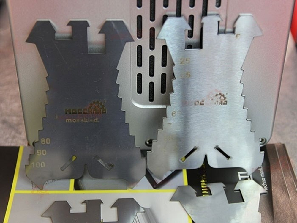 Лазерный маркиратор в защитной кабине FABTEC 20W (излучатель Raycus)