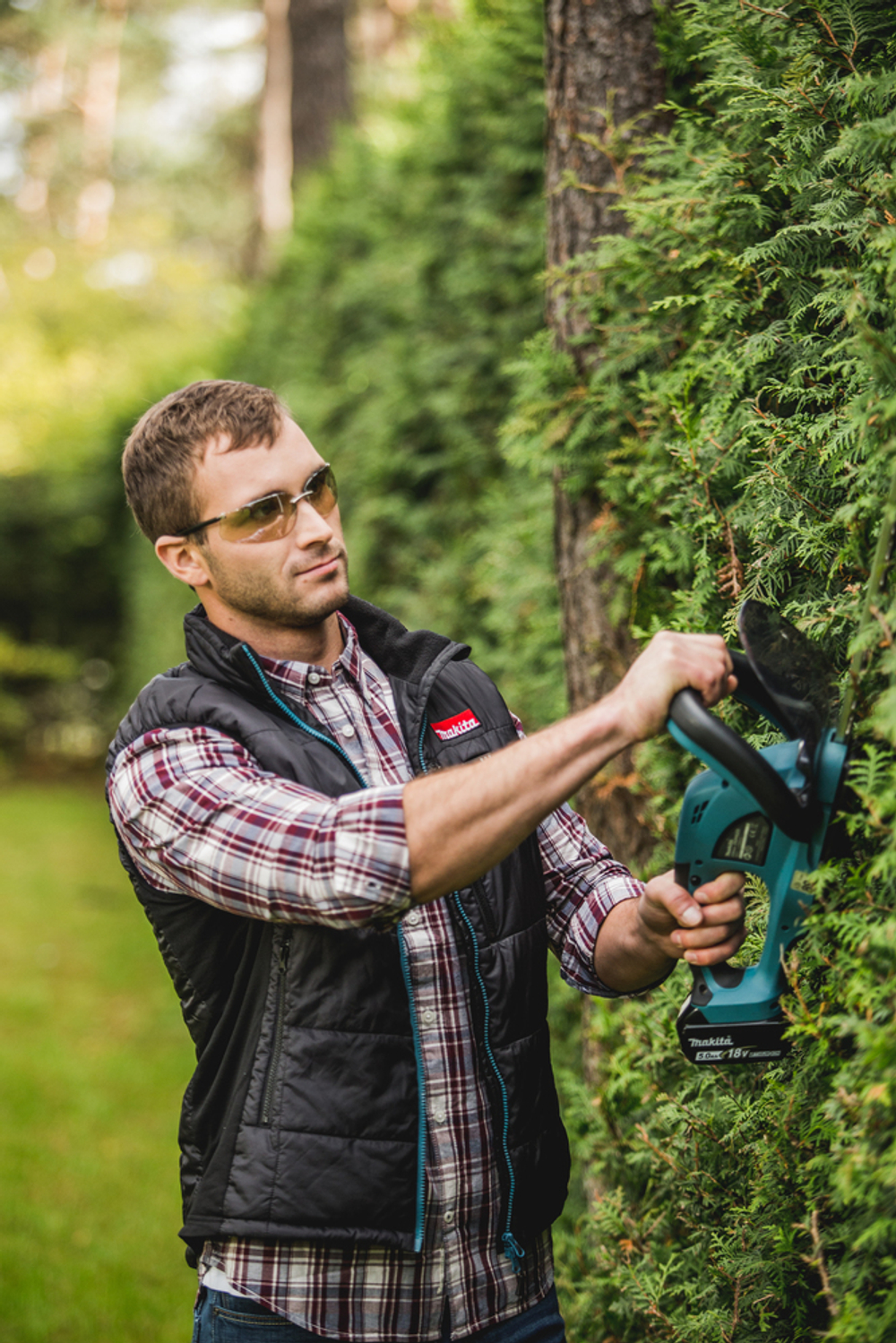 Аккумуляторный кусторез Makita DUH523Z