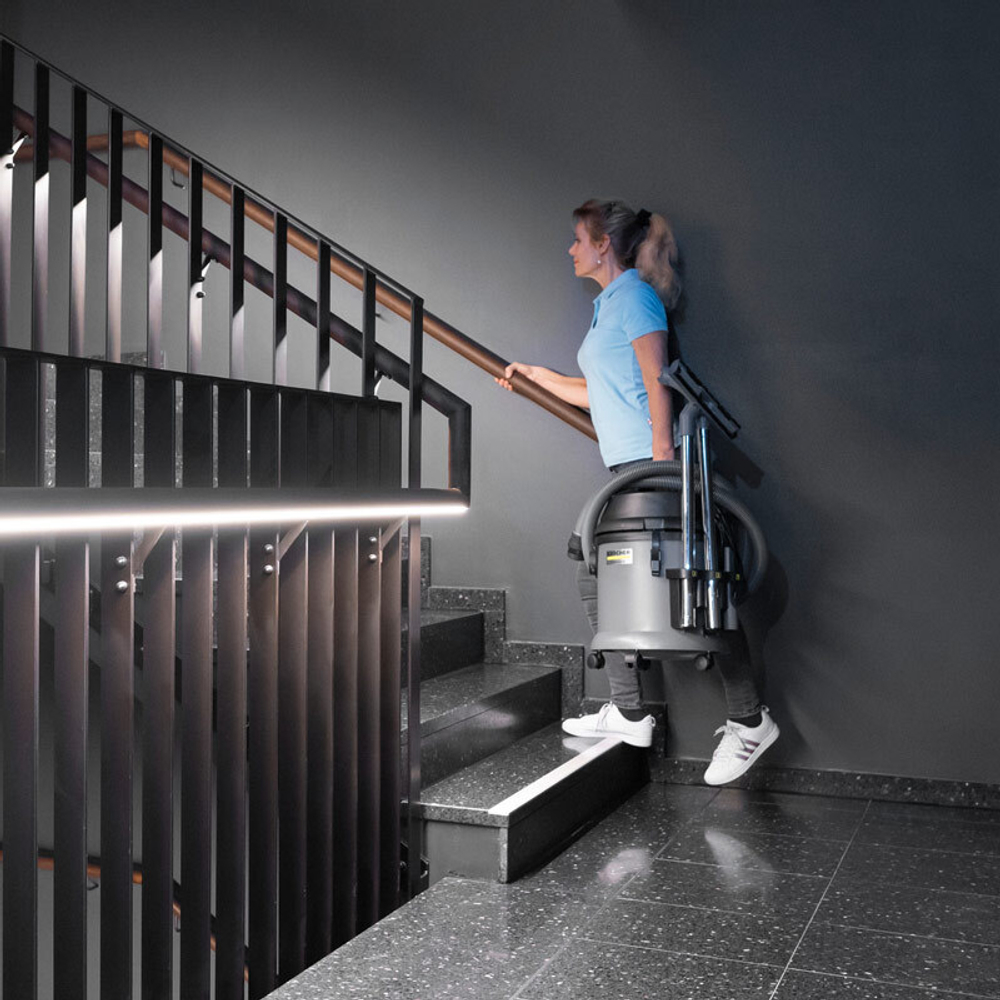 Пылесос влажной и сухой уборки Karcher NT 27/1 Adv