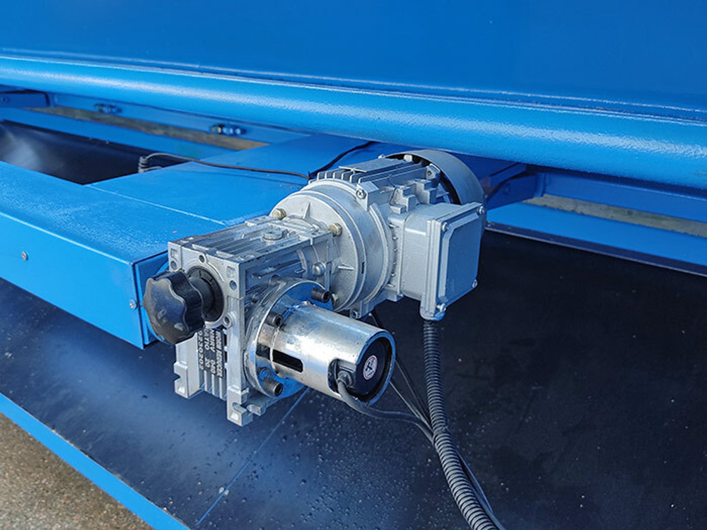 Гидравлическая гильотина QC12Y - 6x2500 с ЧПУ Е21S