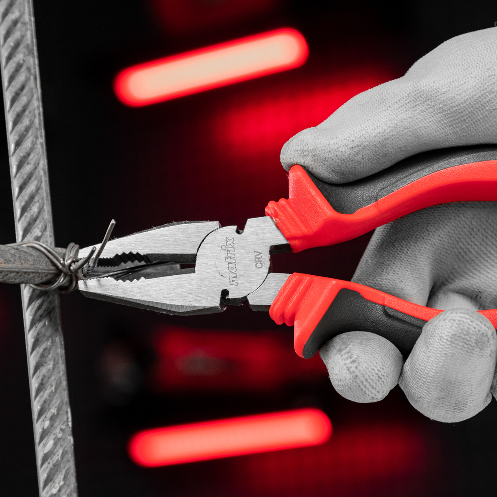 Плоскогубцы комбинированные, 160 мм, хром-ванадий, двухкомпонентные рукоятки Matrix