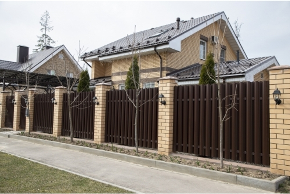 Штакетник Круглый фигурный 0,45 PE-Double RAL 8017 шоколад