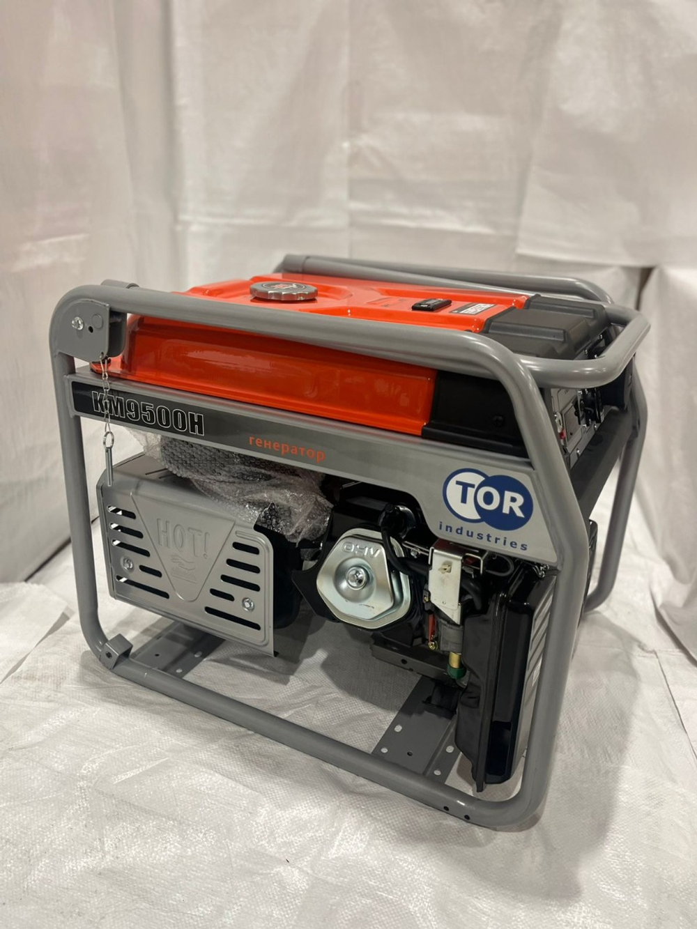 Генератор бензиновый 7,0 кВт 220В с АВР, электростартером и колесами TOR KM9500HA