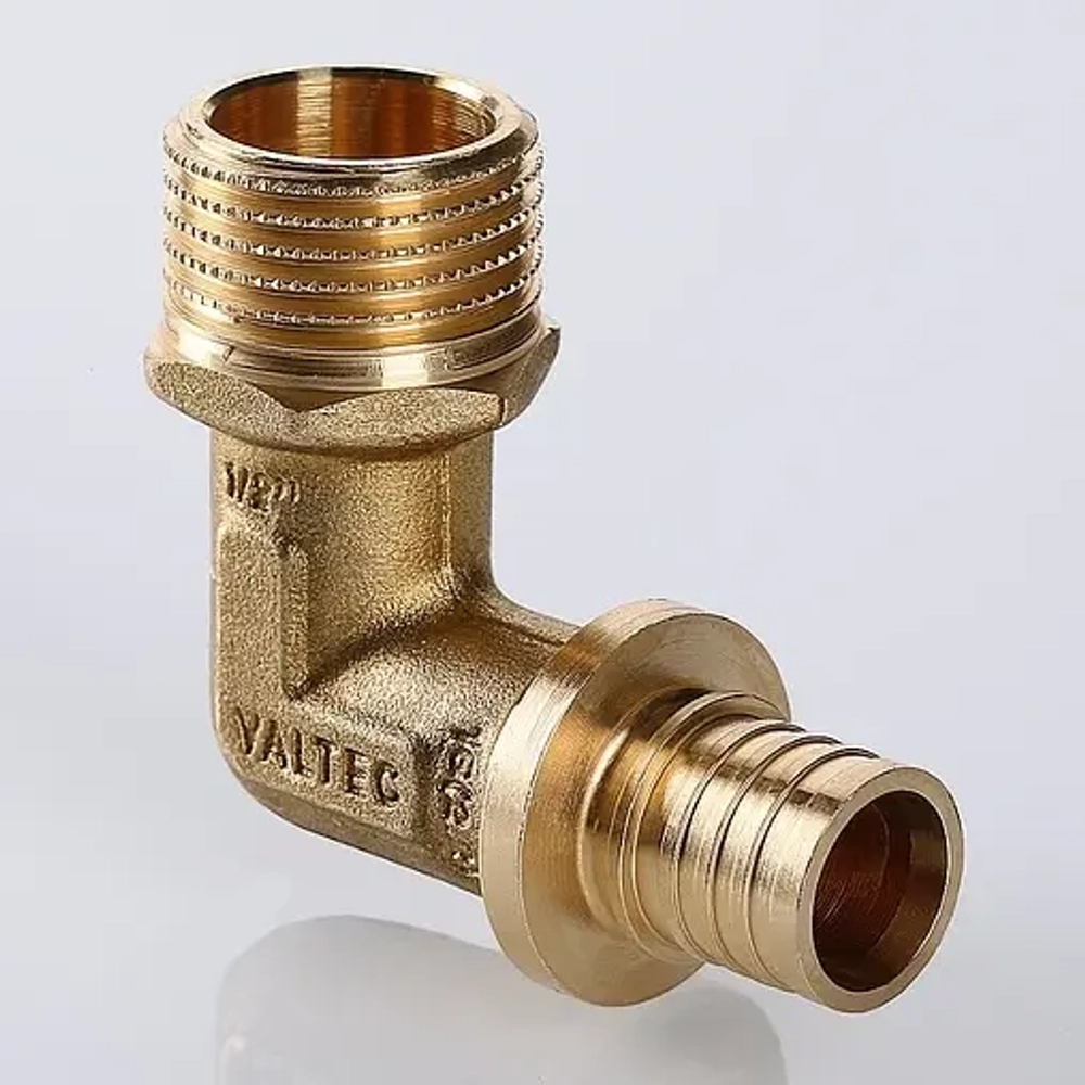 Уголок аксиальный переходной 20мм x ½"н Valtec VTm.453.BG.002004
