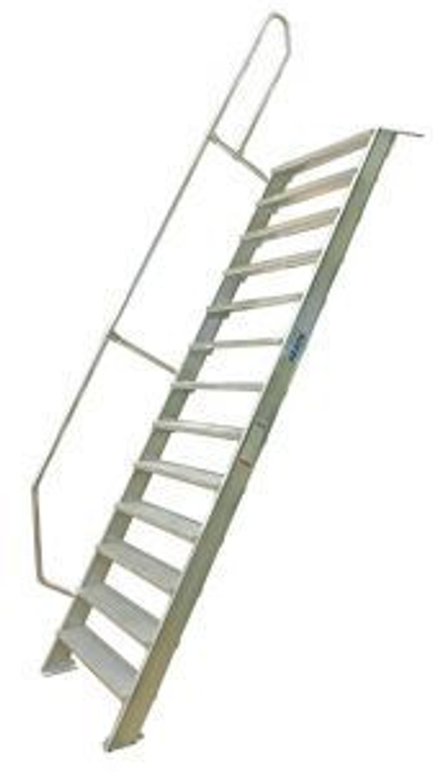 Лестница стационарная, 7 рифл. ступ. 600 мм из лёгк. металла, 45°