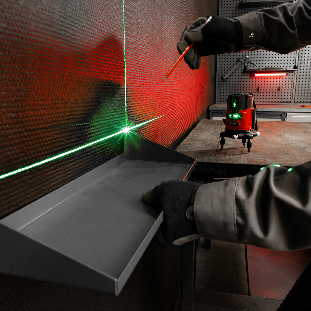 Лазерный уровень CRX-30G, 30 м, зеленый луч, батарейки, резьба 5/8" MTX