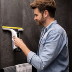 Стеклоочиститель Karcher WV 4-4 Plus с 2 аккумуляторами и ЗУ