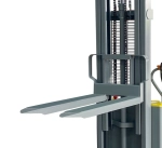 Самоходный электроштабелер PROLIFT SDR 1516-S