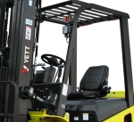 Бензиновый погрузчик YETT CPQD30-RC1K2-M350-3W