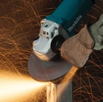 Угловая шлифовальная машина Makita GA7062