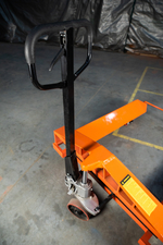 Тележка гидравлическая для рулонов 2500 кг 1150х1150 мм полиуретановые колеса TOR HZT