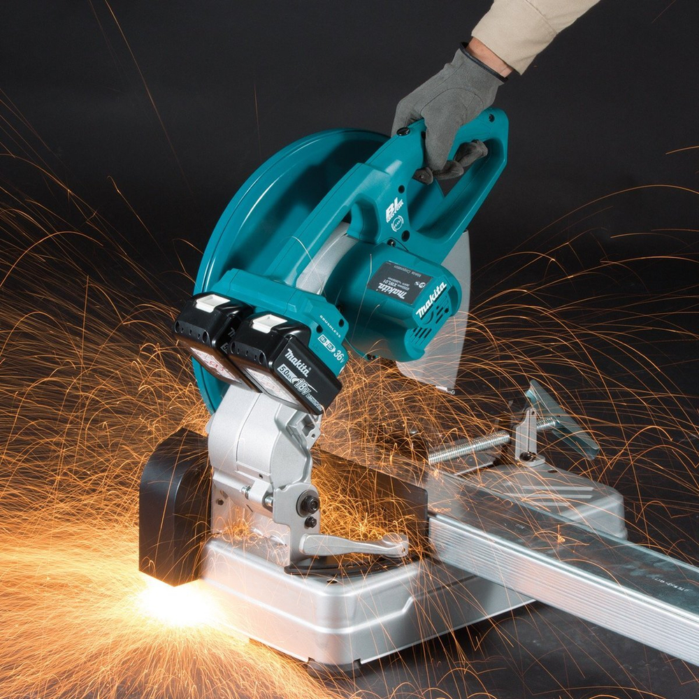 Аккумуляторная отрезная пила по металлу 355 мм Makita DLW140Z