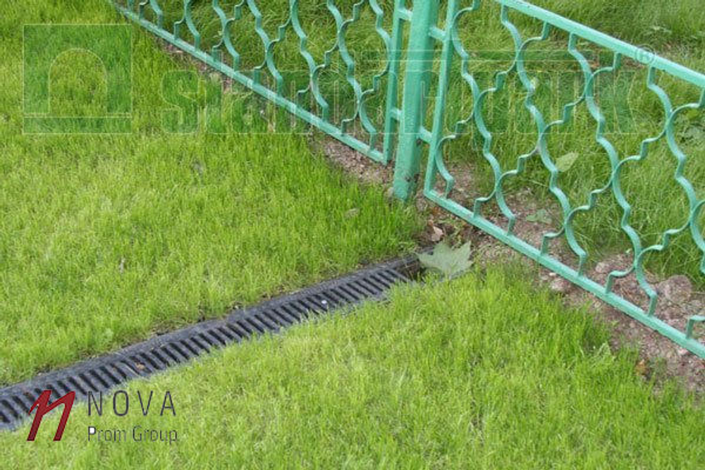 Газонная решетка пластиковая черная "волна" для гравийной засыпки