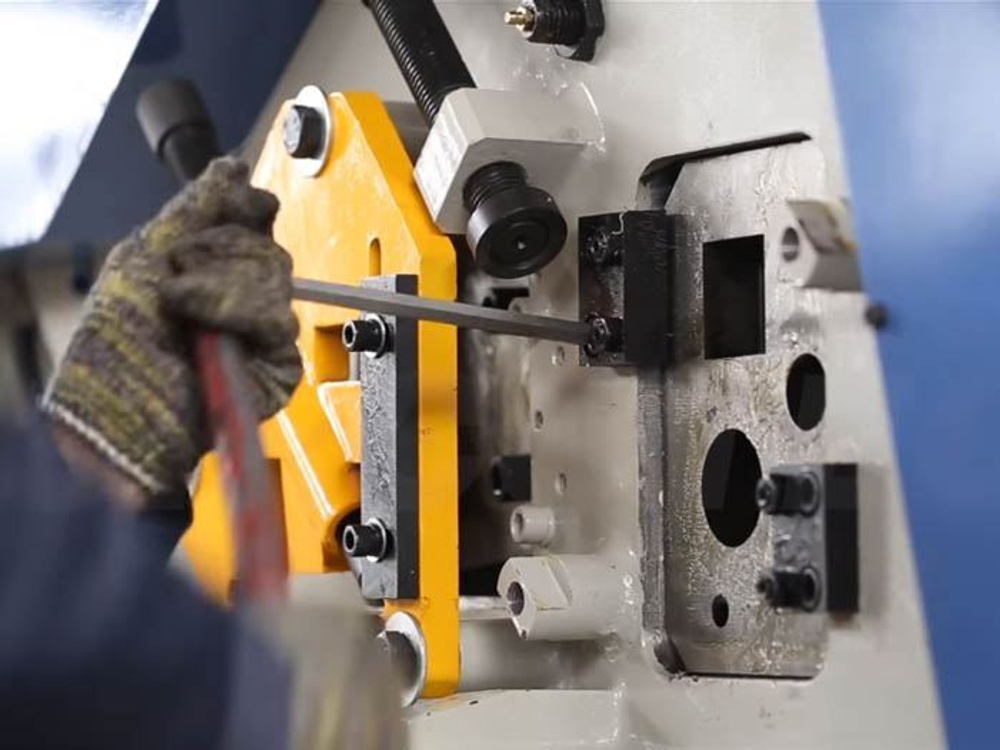 Комбинированные гидравлические прессножницы FABTEC Q35Y-16