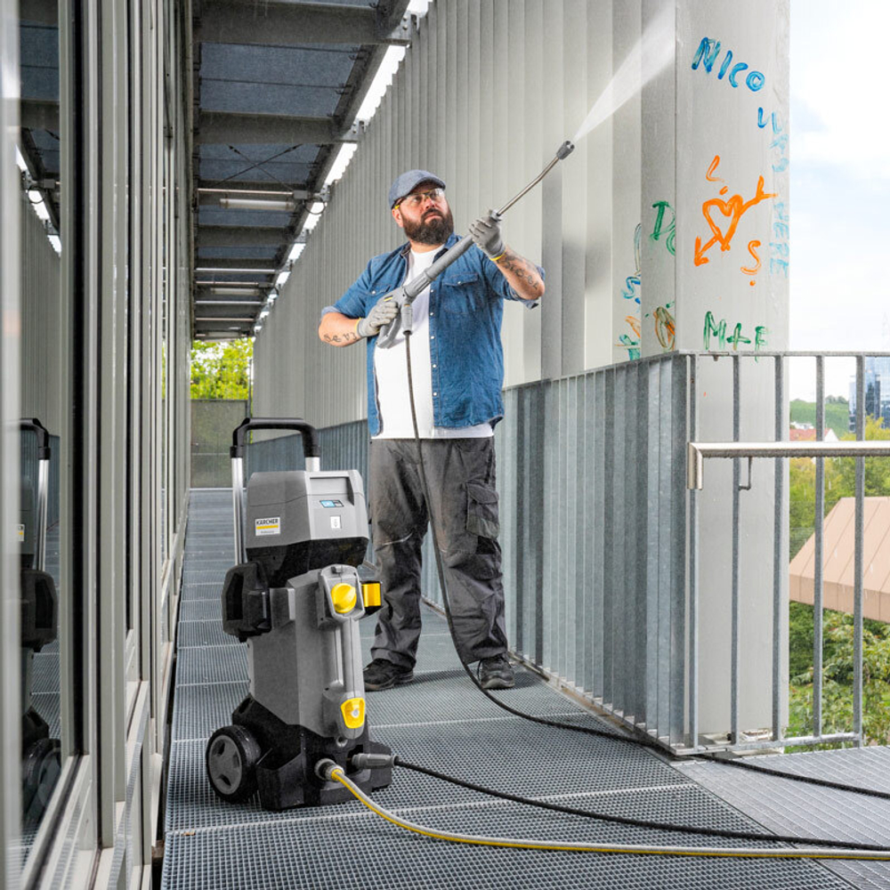 Аккумуляторный аппарат высокого давления Karcher HD 4/11 C Bp