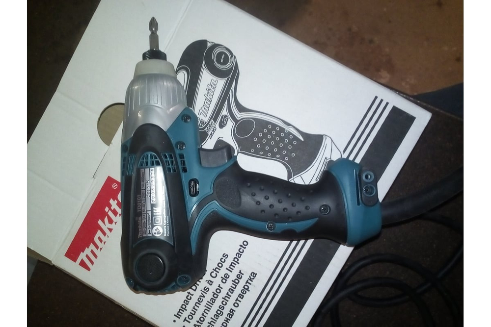 Ударный шуруповерт 1/4" Makita TD0101