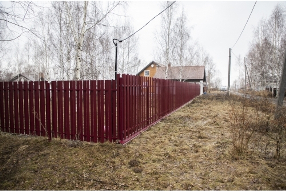 Штакетник П-образный A с прямым резом 0,45 PE RAL 3005 красное вино